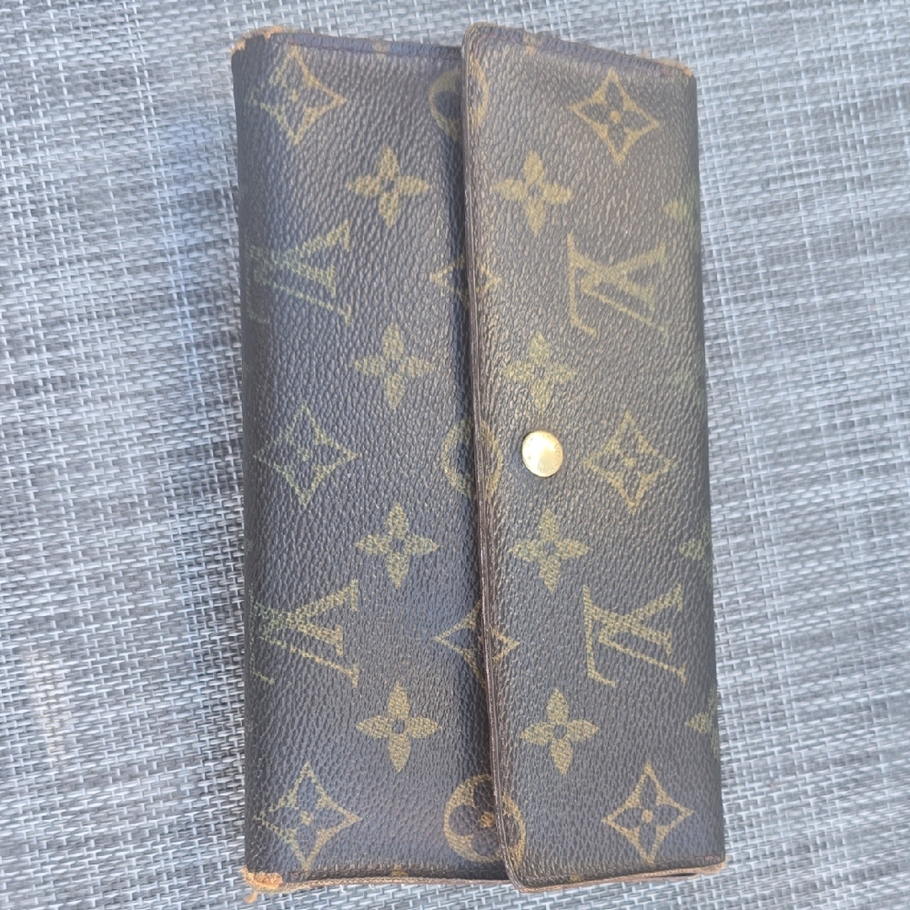 Free With $200 Purchase Louis Vuitton Monogram Wallet
